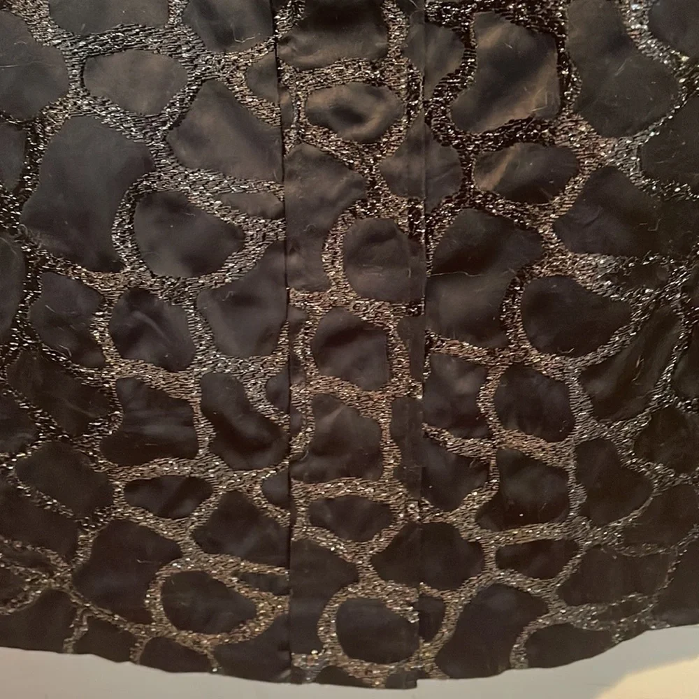 Harold’s NWT 🔥sale🔥black skirt with silver details